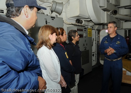 100928-N-2259P-004
SAN DIEGO (Sept. 27, 2010) Cmdr. Paul Bieraugel, commanding officer of the guided-missile destroyer USS Kidd (DDG 100), welcomes members of the San Ysidro School District aboard for a one-day embark as part of the Leaders to Sea (LTS) program. LTS provides leaders of the community an opportunity to fly aboard a Navy warship and experience daily operations of Sailors. (U.S. Navy photo by Mass Communication Specialist 1st Class Elena Pence/Released)