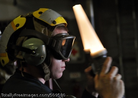 100918-N-3620B-016
PACIFIC OCEAN (Sept. 18, 2010) Boatswain's Mate 2nd Class Jeffery Howard guides a landing craft air cushion (LCAC) into the well deck of the amphibious transport dock USS Denver (LPD 9). Denver is part of the permanently forward-deployed Essex Amphibious Ready Group and is underway for a scheduled patrol in the western Pacific. (U.S. Navy photo by Mass Communication Specialist 3rd Class Bryan Blair/Released)